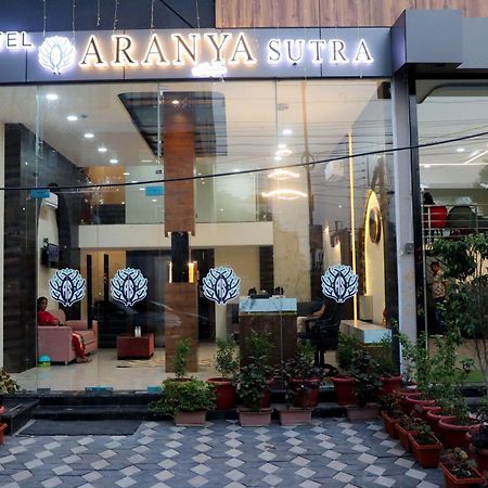 Hotel Aranyasutra Inaya, Indore Esterno foto