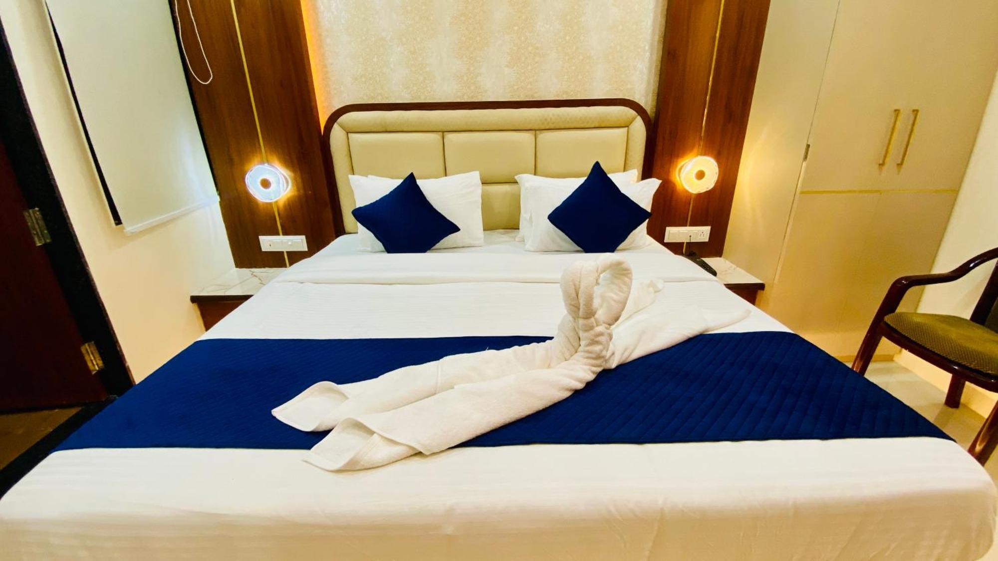 Hotel Aranyasutra Inaya, Indore Esterno foto