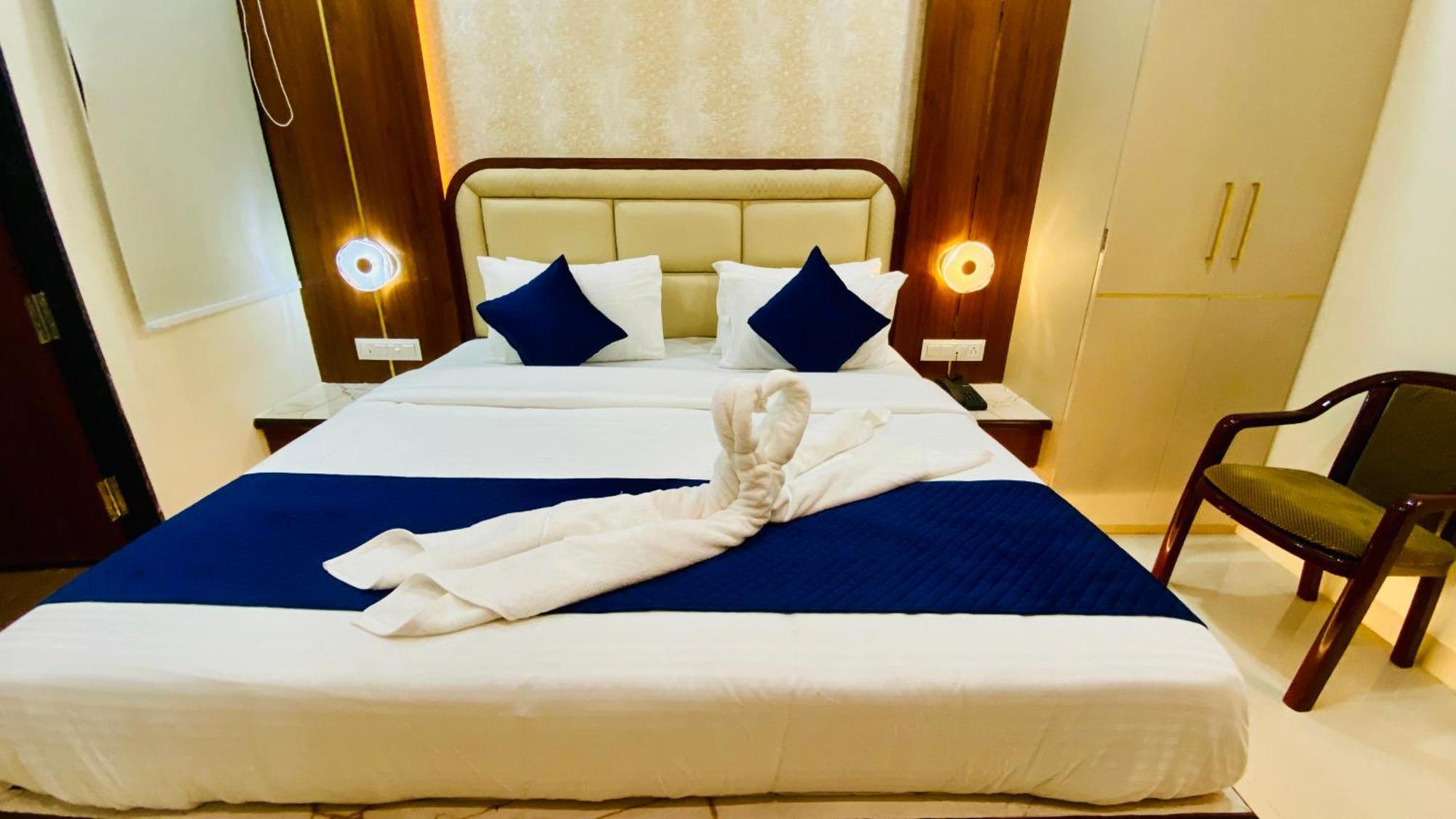 Hotel Aranyasutra Inaya, Indore Esterno foto
