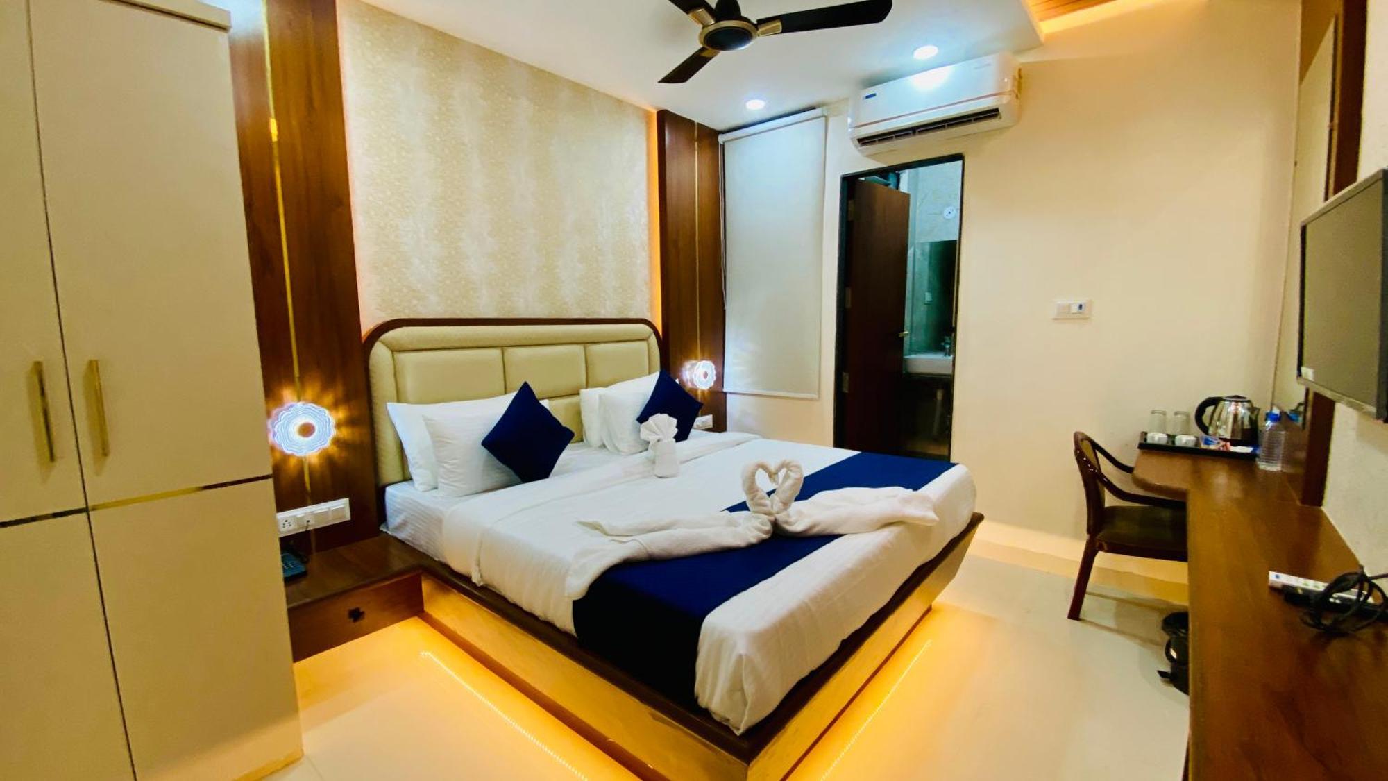 Hotel Aranyasutra Inaya, Indore Esterno foto