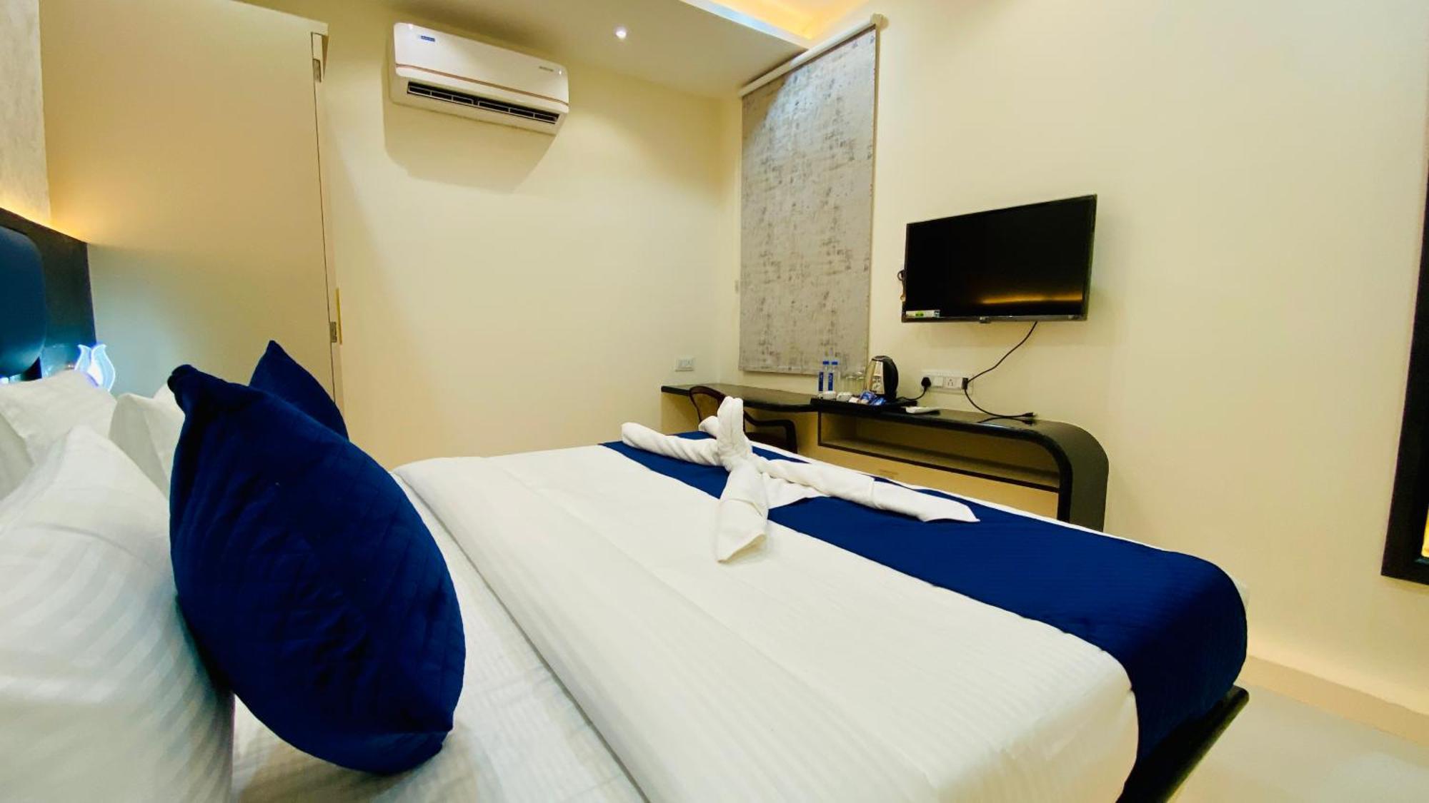 Hotel Aranyasutra Inaya, Indore Esterno foto