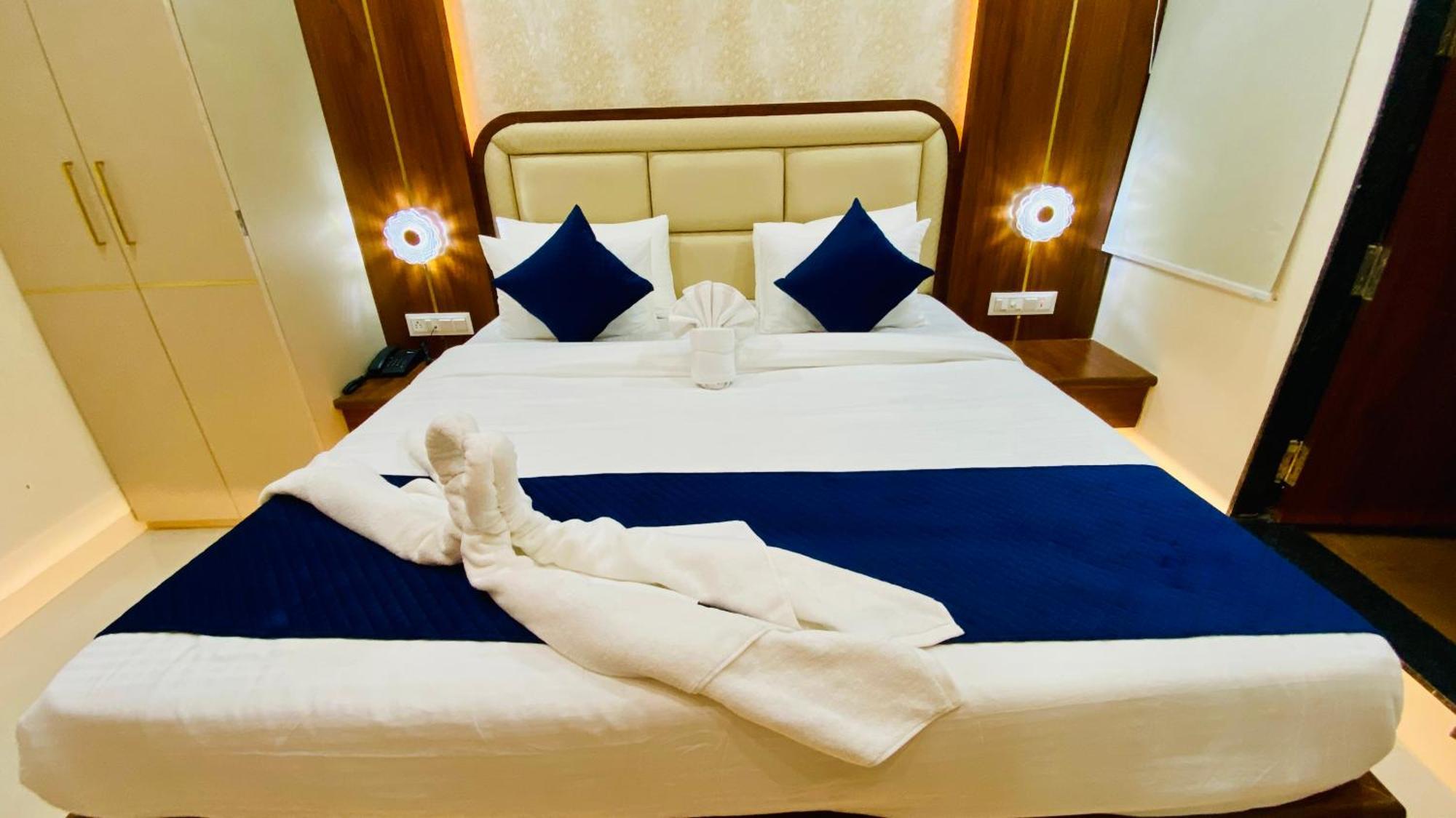 Hotel Aranyasutra Inaya, Indore Esterno foto