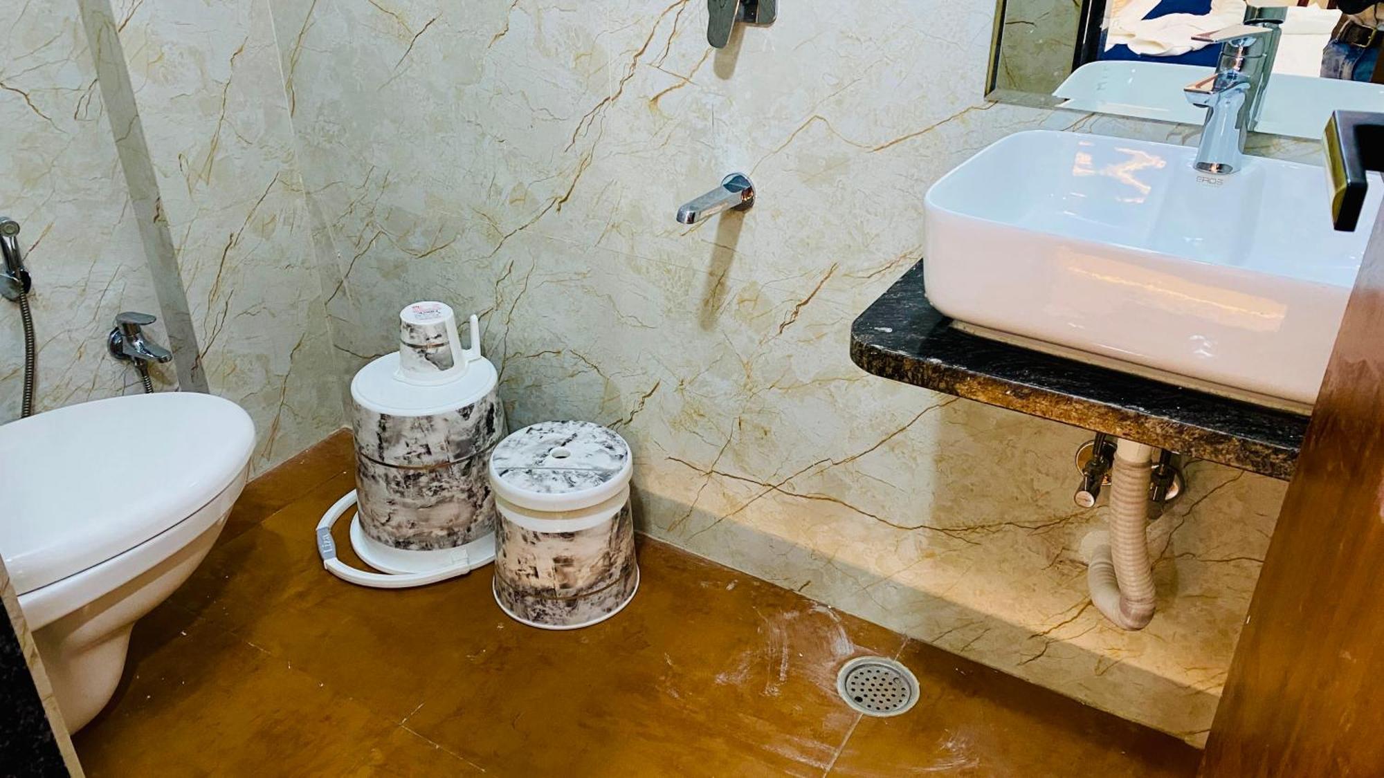 Hotel Aranyasutra Inaya, Indore Esterno foto