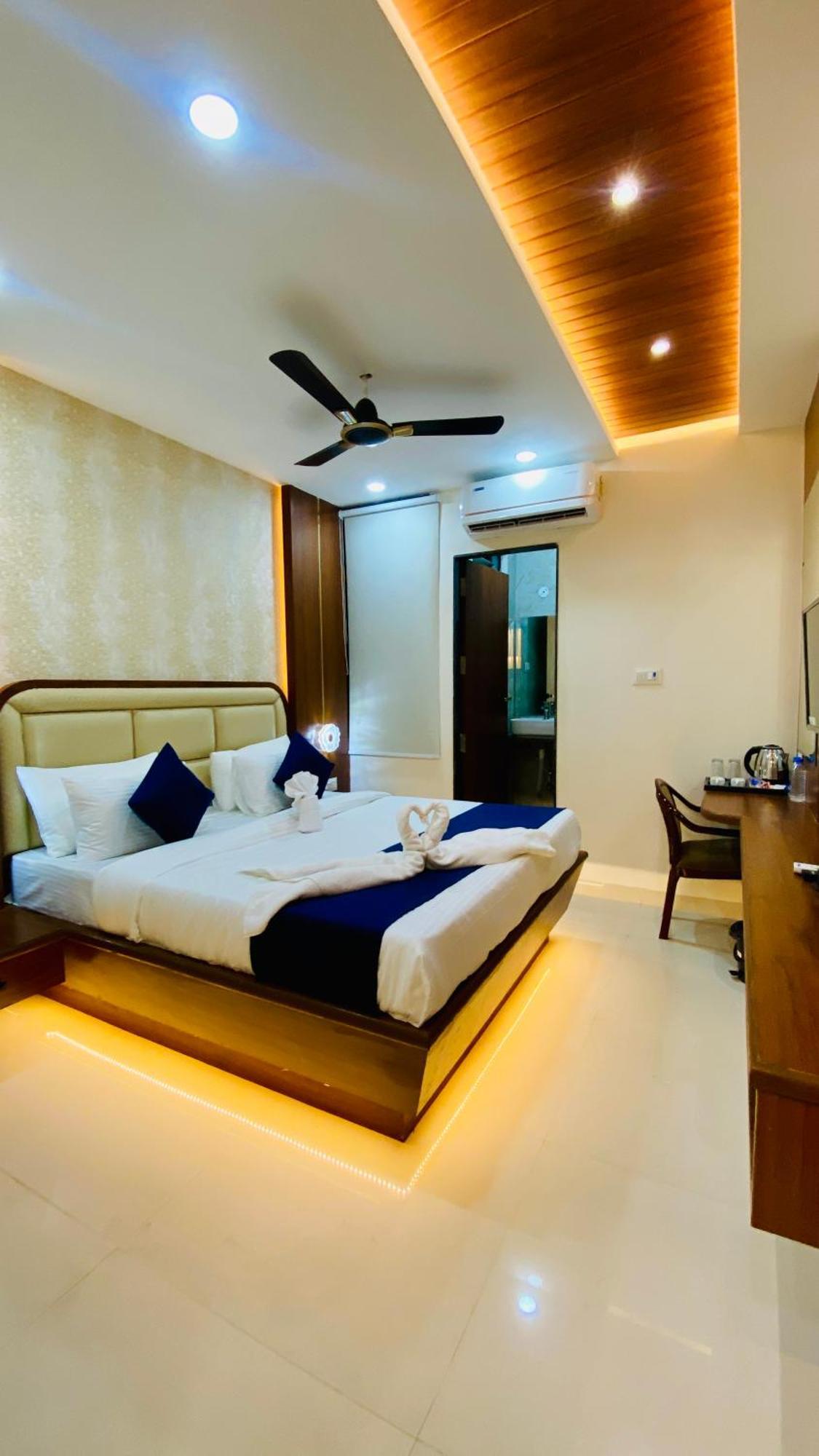Hotel Aranyasutra Inaya, Indore Esterno foto