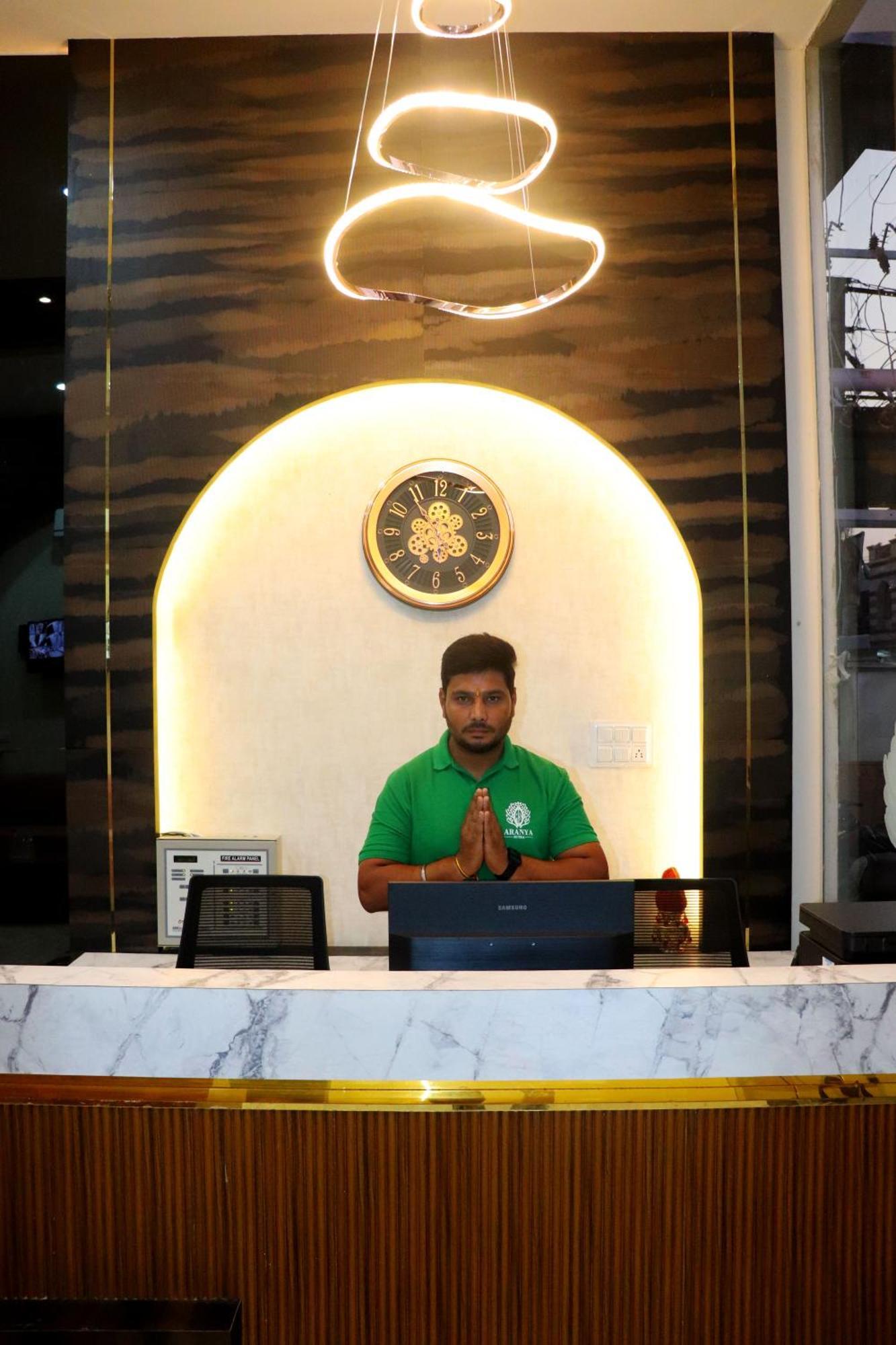 Hotel Aranyasutra Inaya, Indore Esterno foto