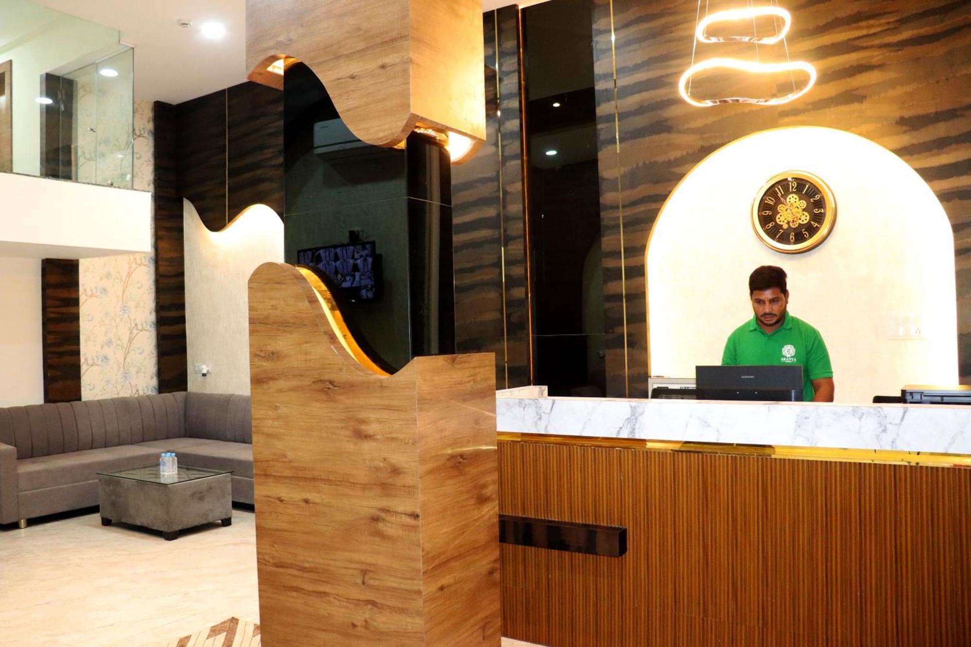 Hotel Aranyasutra Inaya, Indore Esterno foto